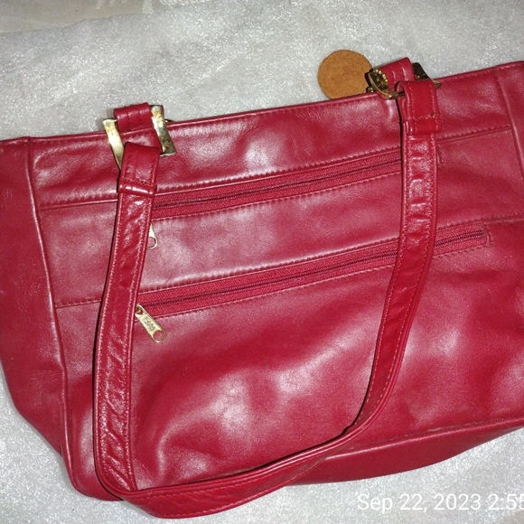 SAS Handbag - Picture 5 of 7